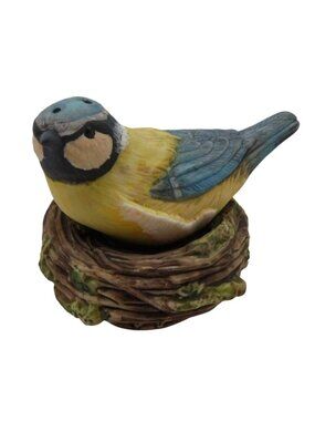Hallmark Marjolein Bastin Yellow Bird on Nest Ceramic Salt and Pepper Shakers